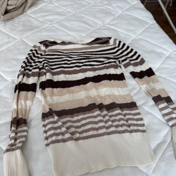 Old Navy Small striped brown/beige sweater - Picture 2 of 3